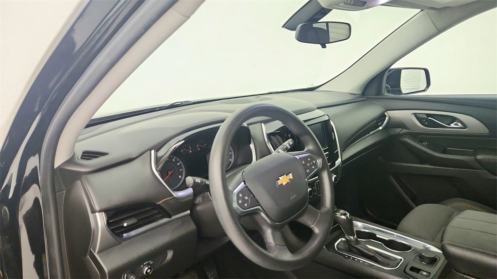 Used 2018 Chevrolet Traverse LS image 14