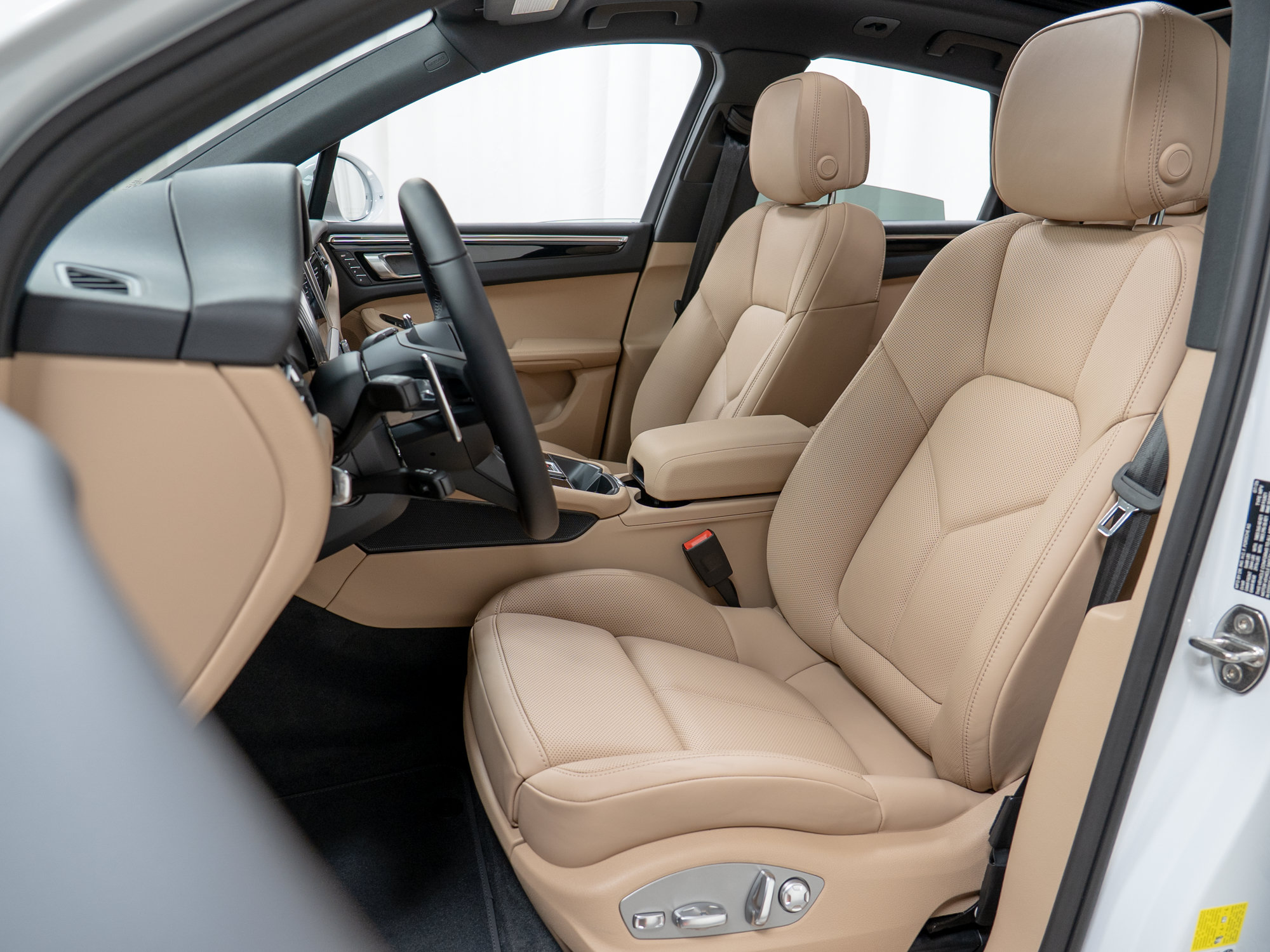 New 2026 Porsche Macan S AWD/4WD image 5
