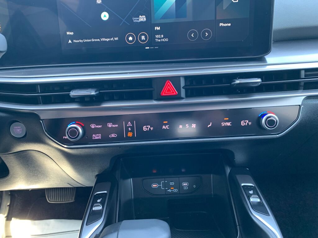 Used 2025 Kia Sorento S image 18