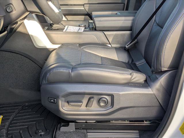 Used 2025 Toyota Tundra Platinum AWD/4WD image 4