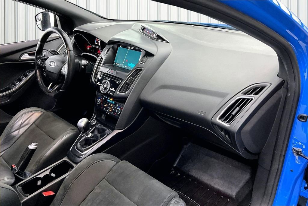 Used 2018 Ford Focus RS AWD/4WD image 26