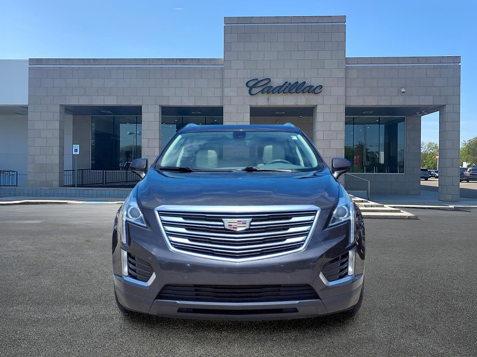 Used 2018 Cadillac XT5 Luxury w/ Driver Awareness Package AWD/4WD image 2