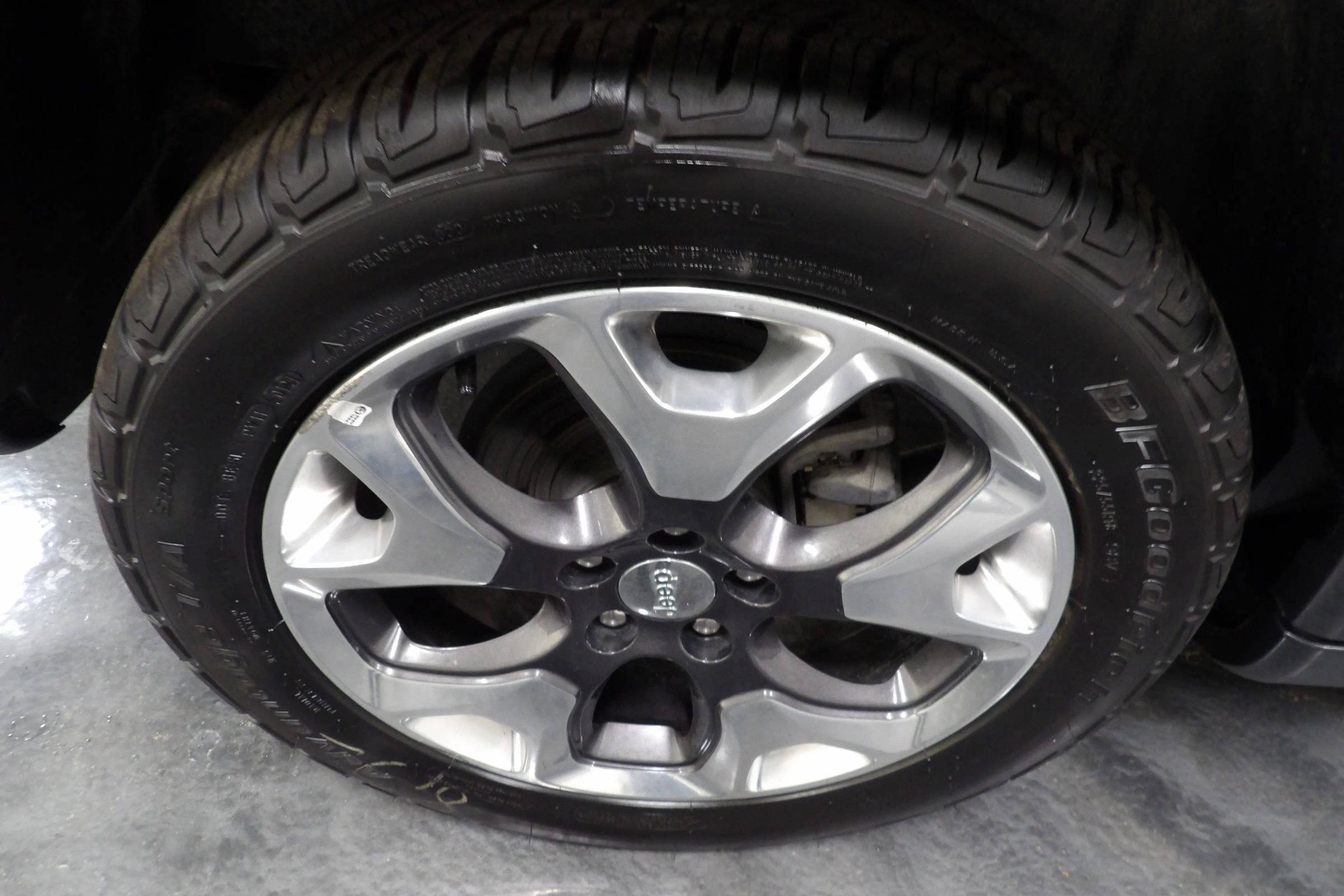 Used 2018 Jeep Compass Limited w/ Navigation Group image 26