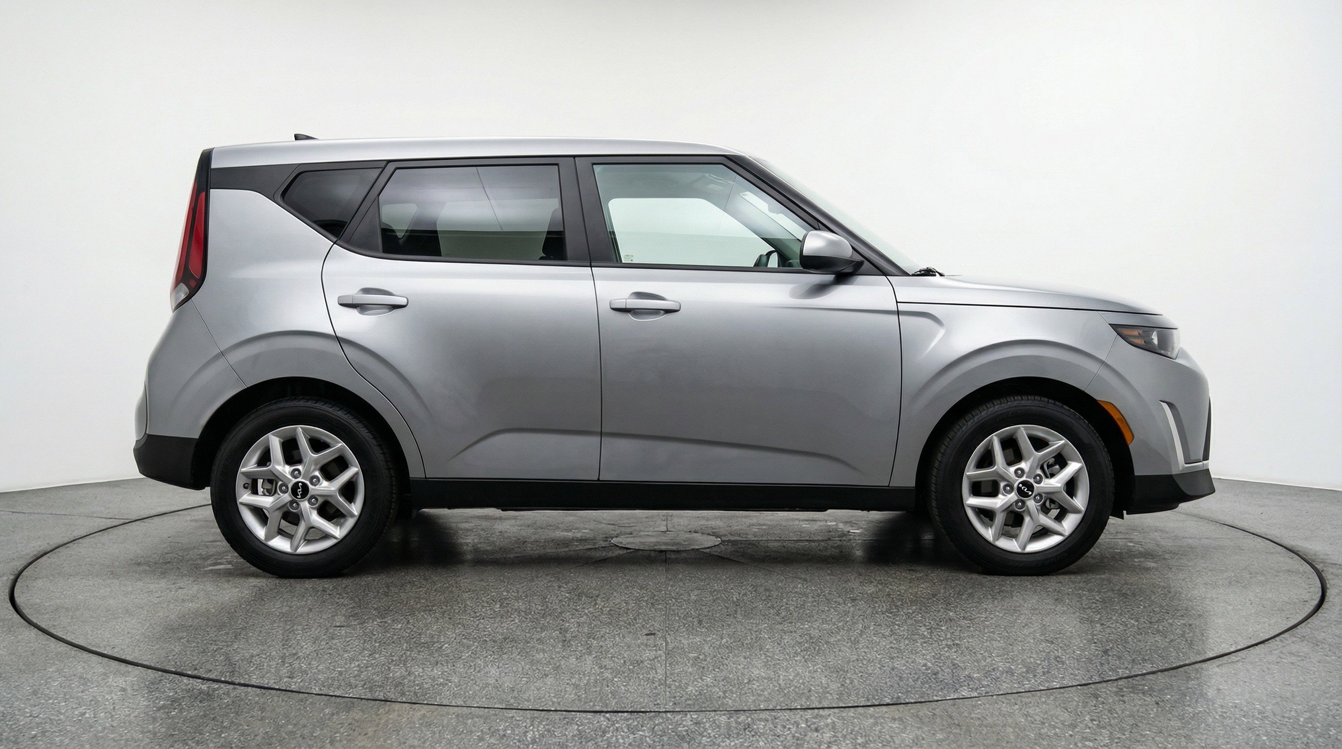 Used 2025 Kia Soul LX w/ LX Technology Package image 11