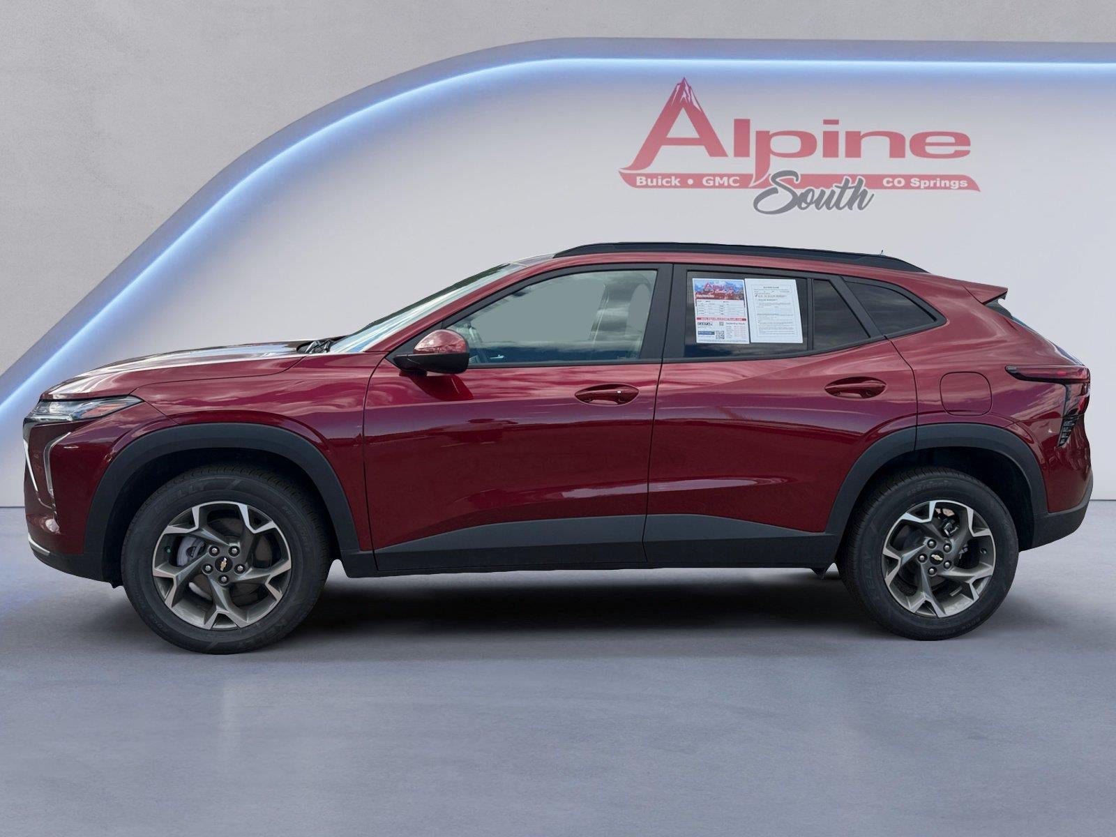 Certified 2025 Chevrolet Trax LT w/ LT Convenience Package FWD image 2