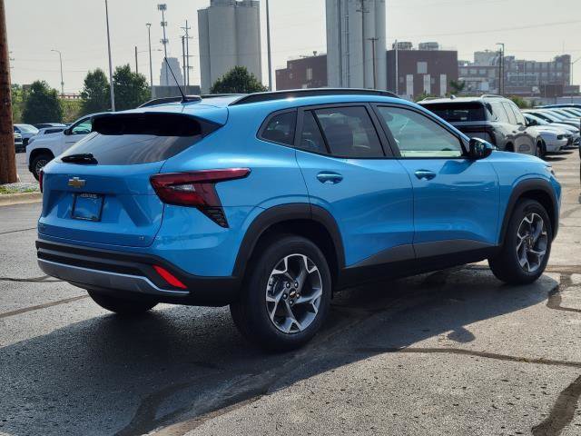 New 2026 Chevrolet Trax LT w/ Sunroof Package FWD image 2