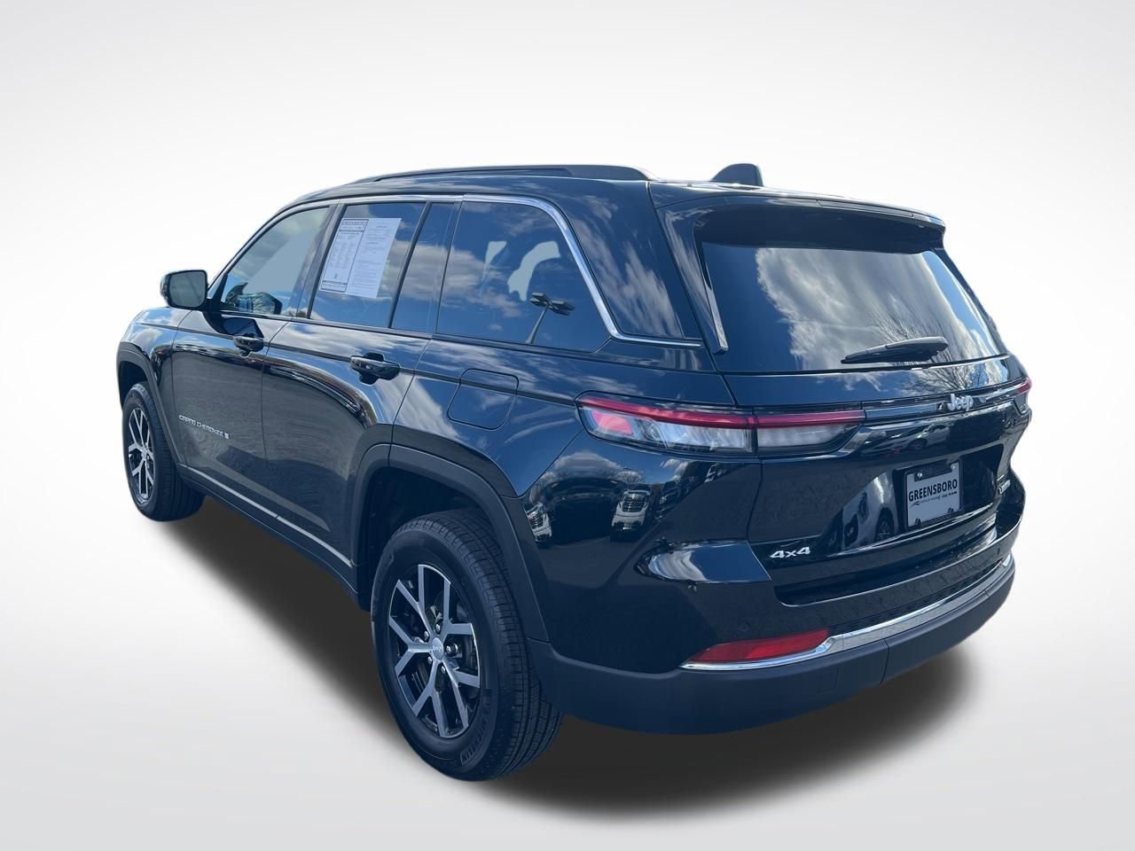 Used 2025 Jeep Grand Cherokee Limited image 3