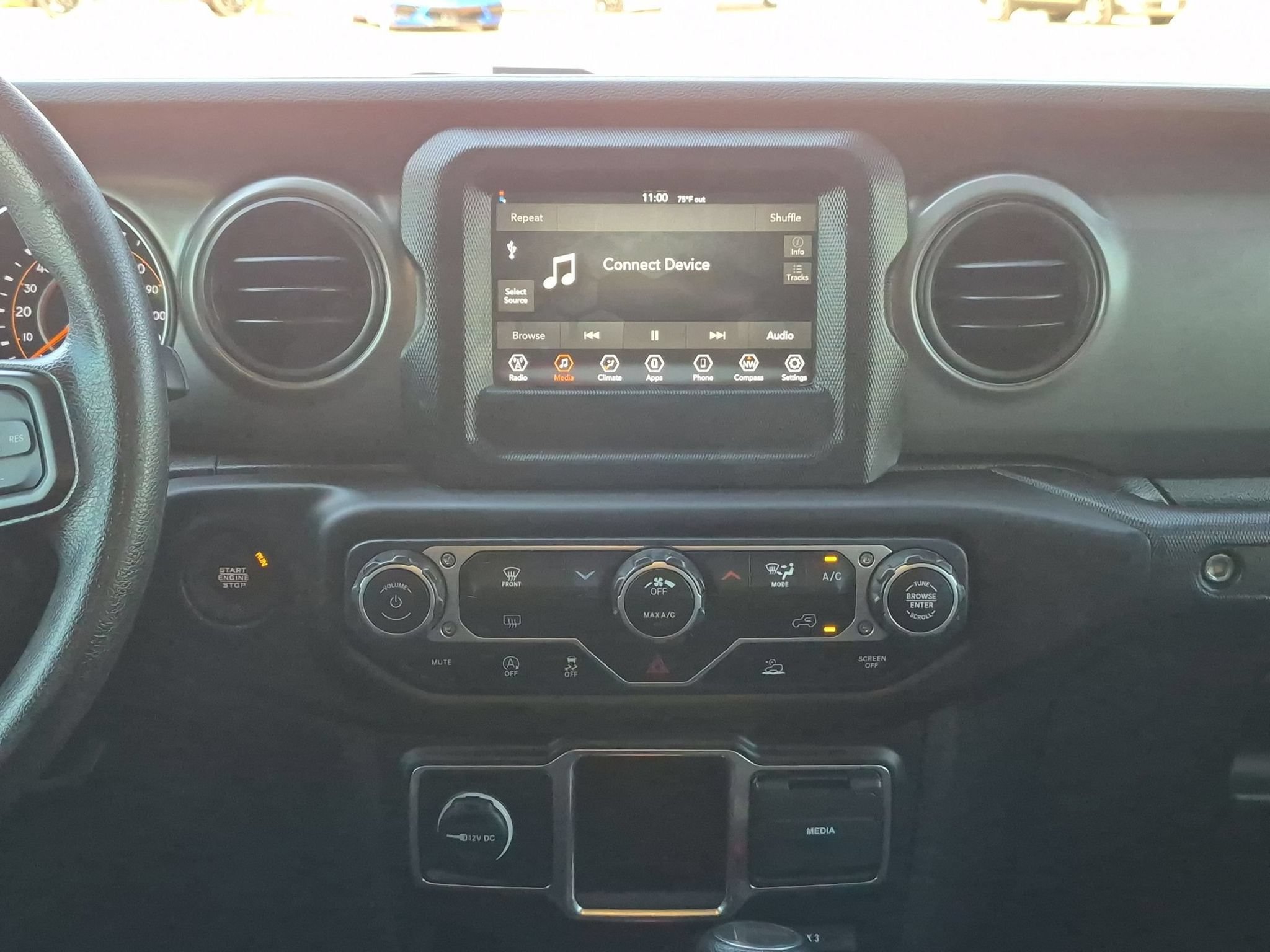 Used 2023 Jeep Gladiator Sport AWD/4WD image 17