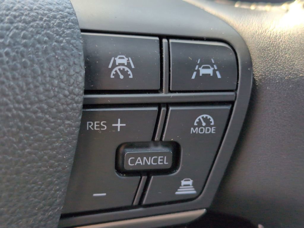 Used 2025 Toyota Camry SE image 21