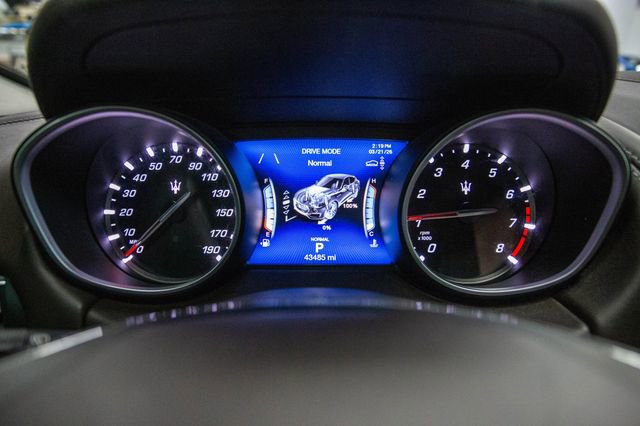 Used 2019 Maserati Levante GranLusso image 5