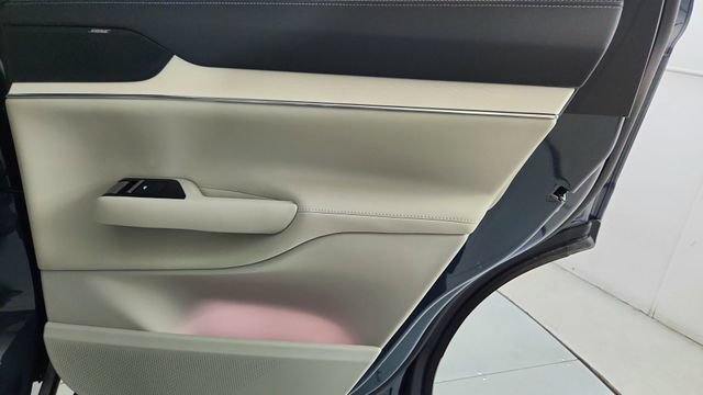 New 2026 Volvo EX90 Plus AWD/4WD image 35