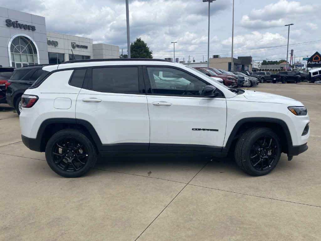 New 2026 Jeep Compass Latitude AWD/4WD image 35