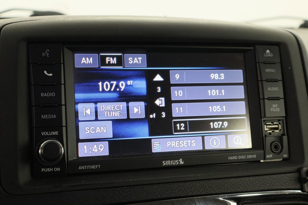 Used 2014 Chrysler Town & Country Touring image 28