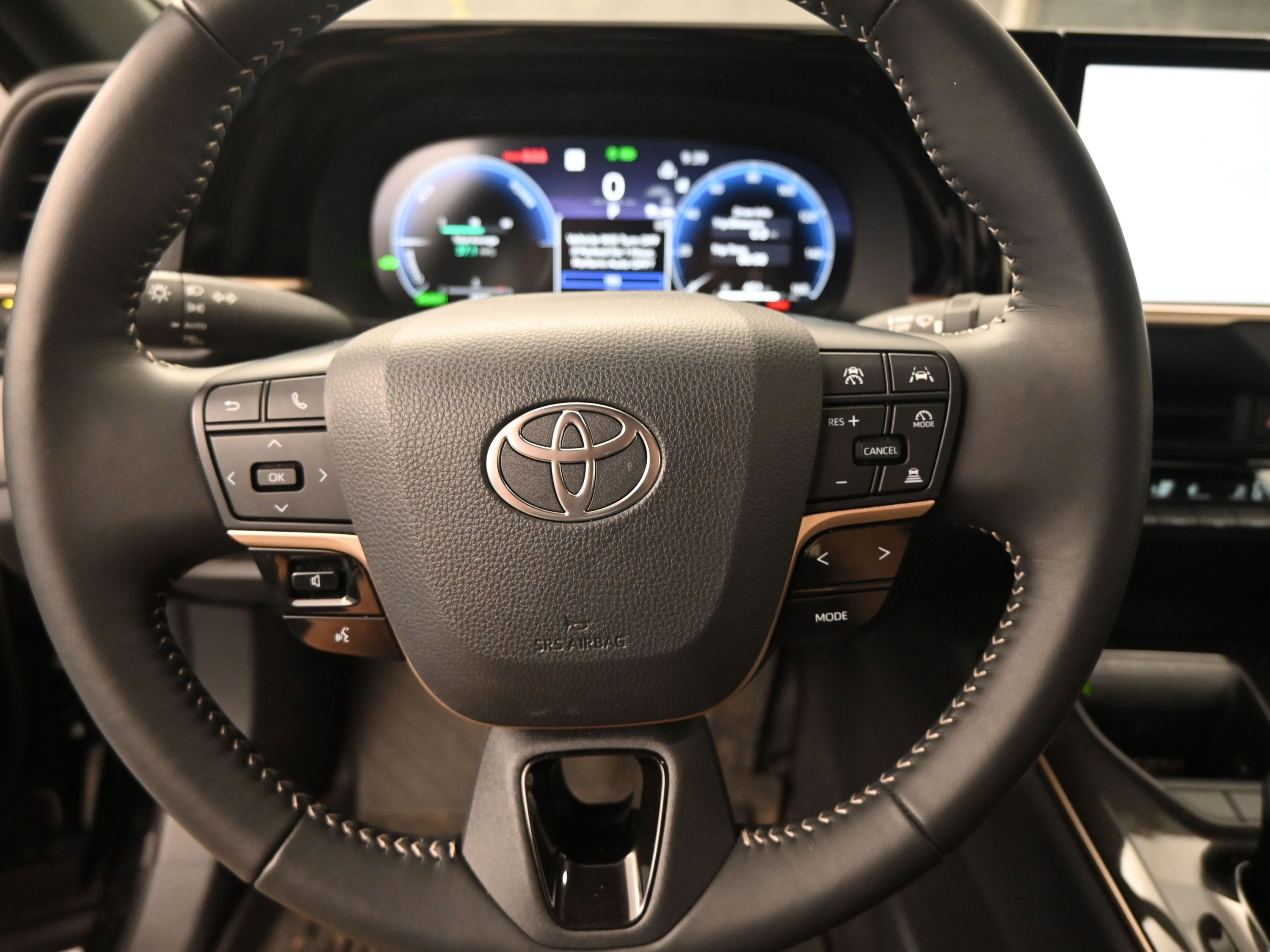 Certified 2025 Toyota Crown XLE image 11