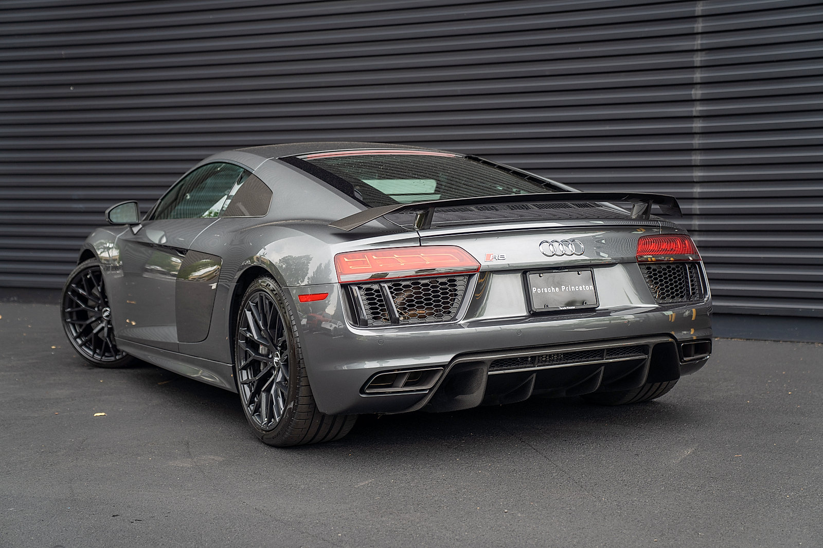 Used 2018 Audi R8 V10 plus AWD/4WD image 3
