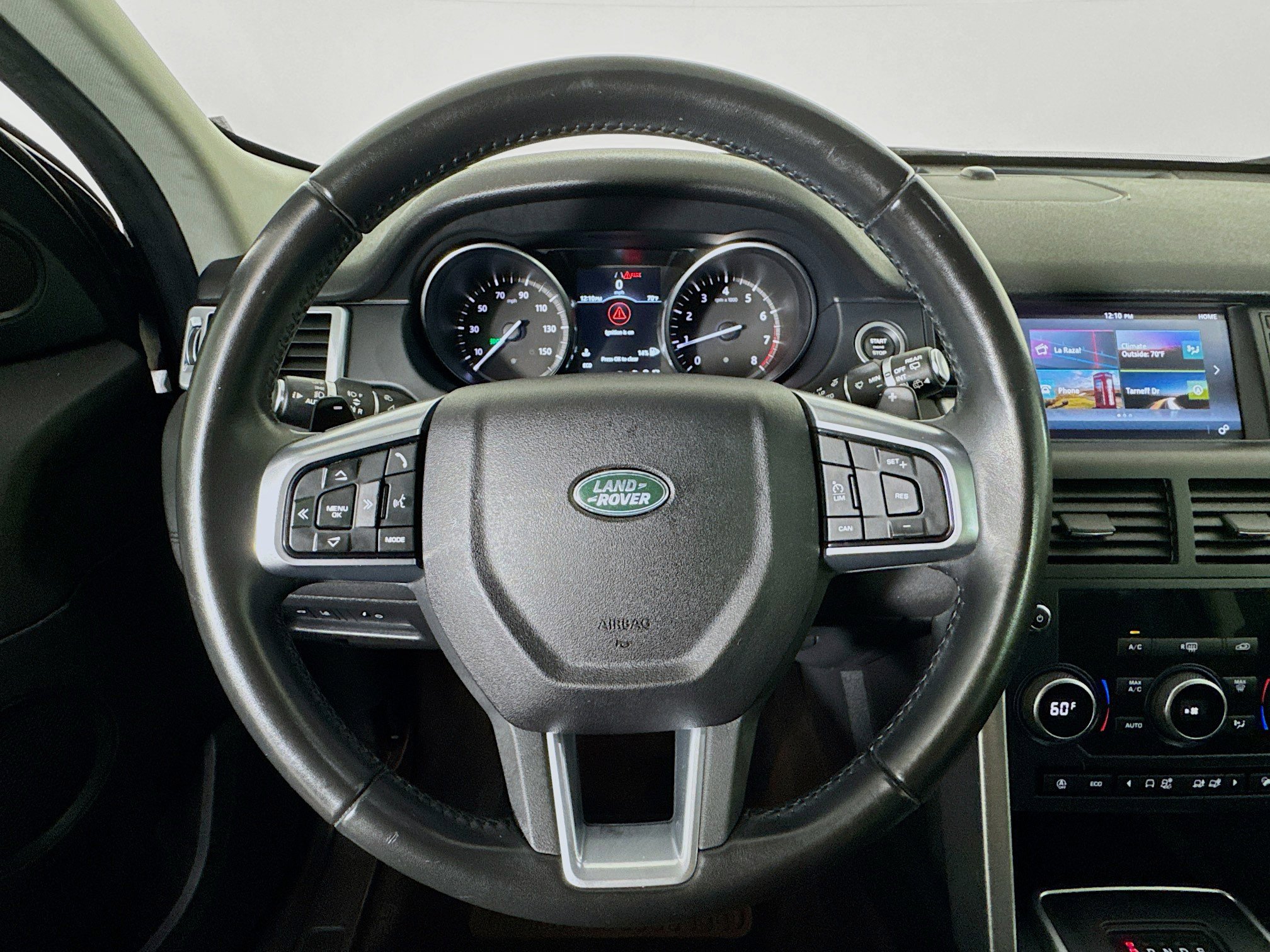 Used 2018 Land Rover Discovery Sport HSE image 11