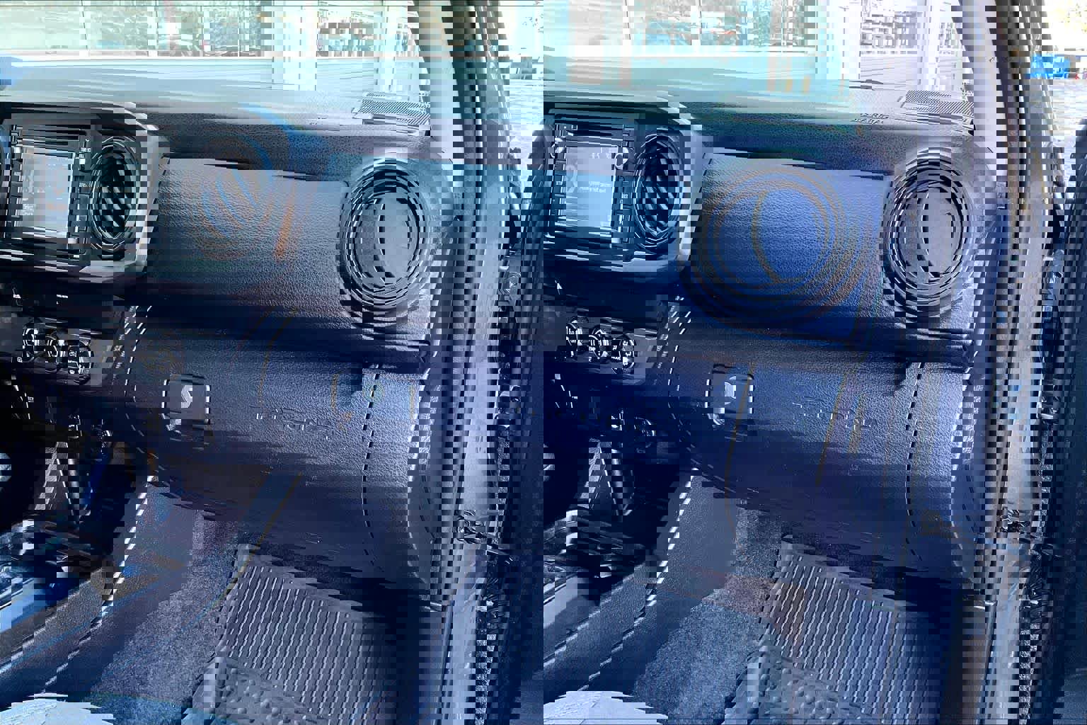 Used 2019 Toyota Tacoma SR w/ SR Convenience Package image 19