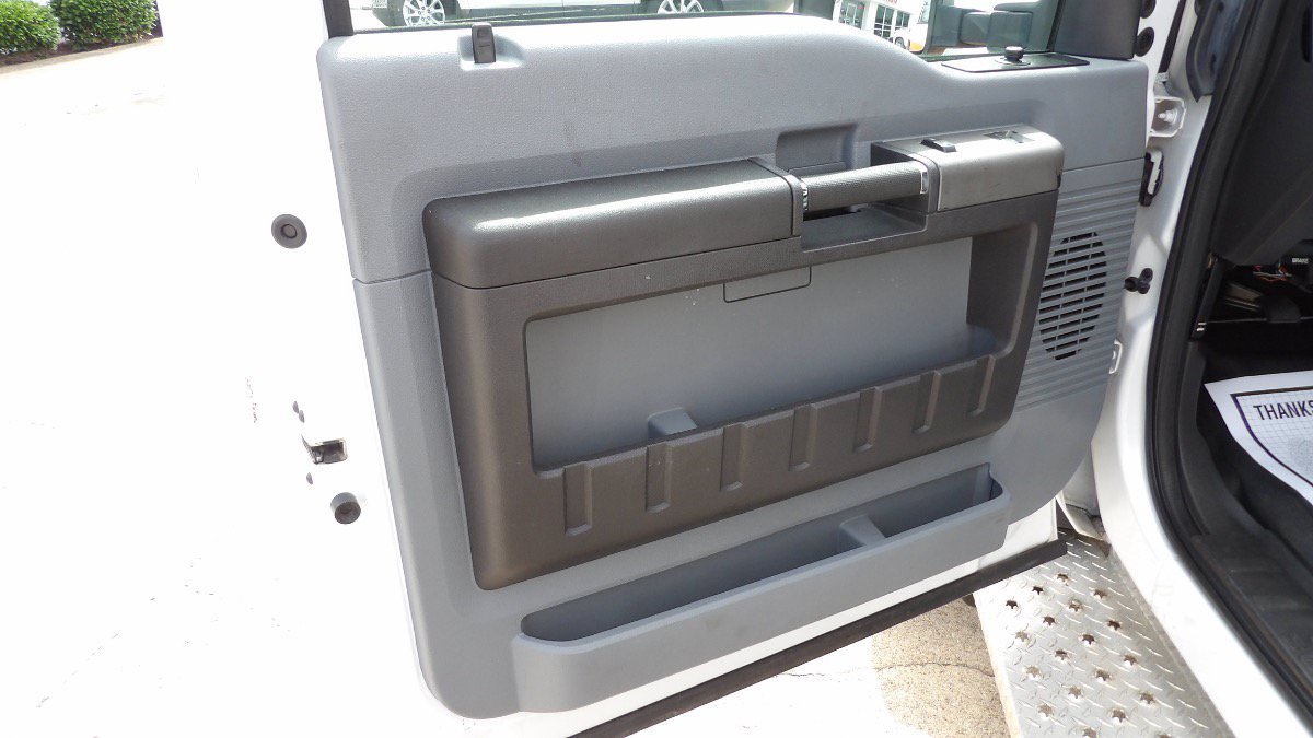 Used 2012 Ford F450 XLT w/ Ambulance Preparation Pkg RWD image 6