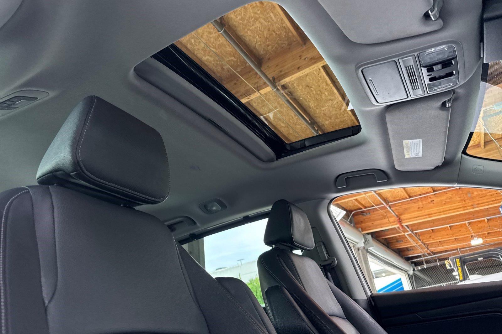 Certified 2024 Honda Odyssey EX-L image 15