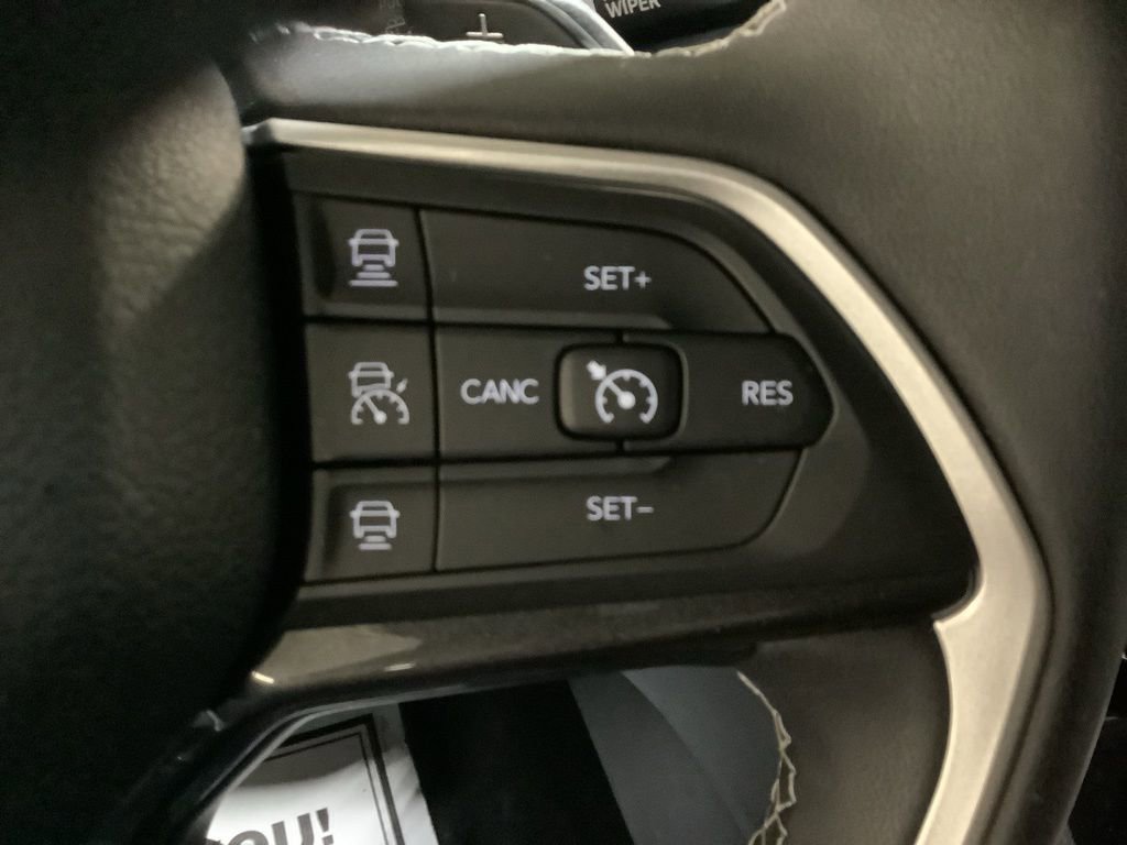 Certified 2023 Jeep Grand Cherokee L Laredo image 26