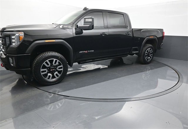 Used 2022 GMC Sierra 2500 AT4 image 2