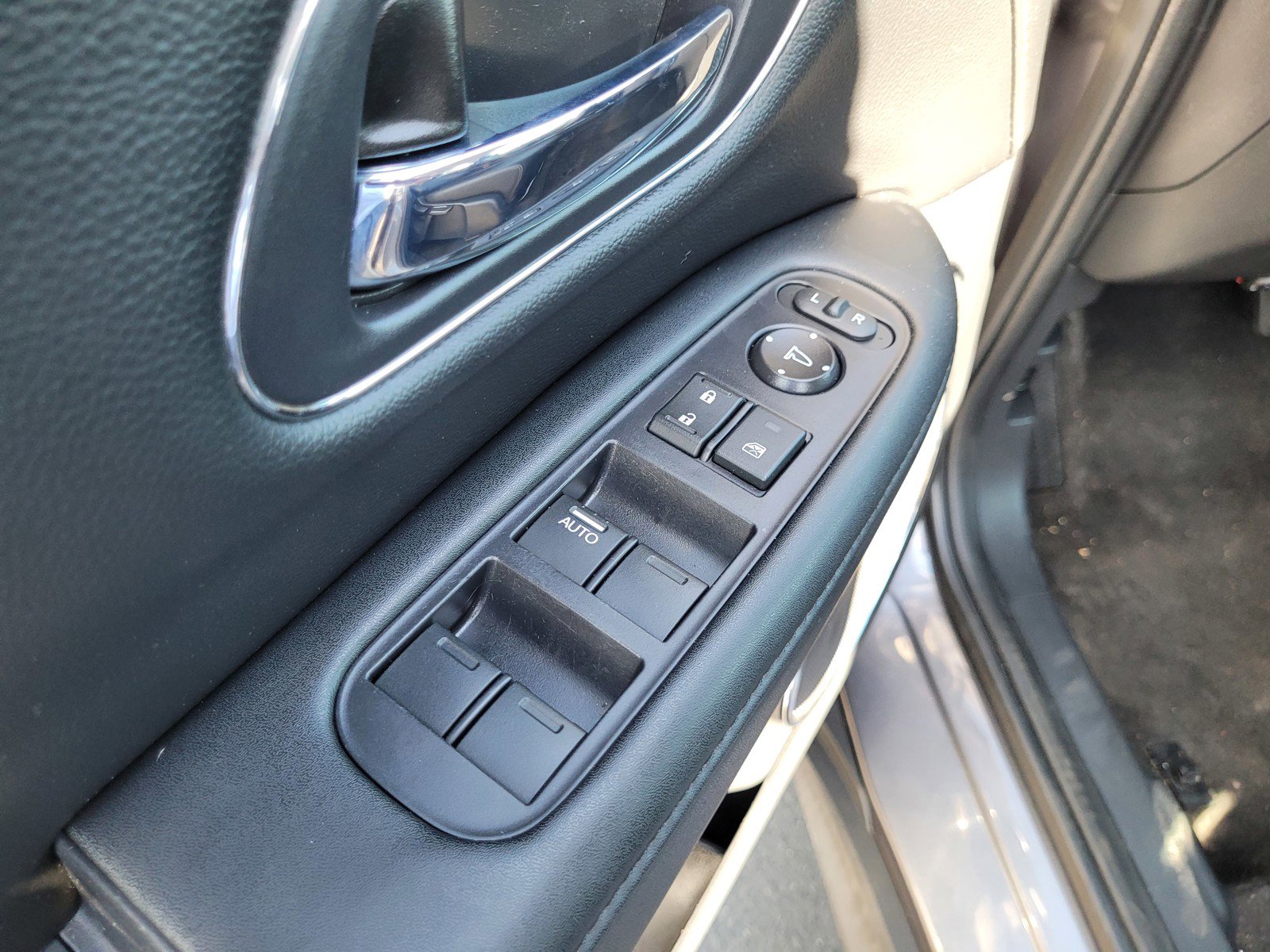 Used 2021 Honda HR-V EX-L image 26