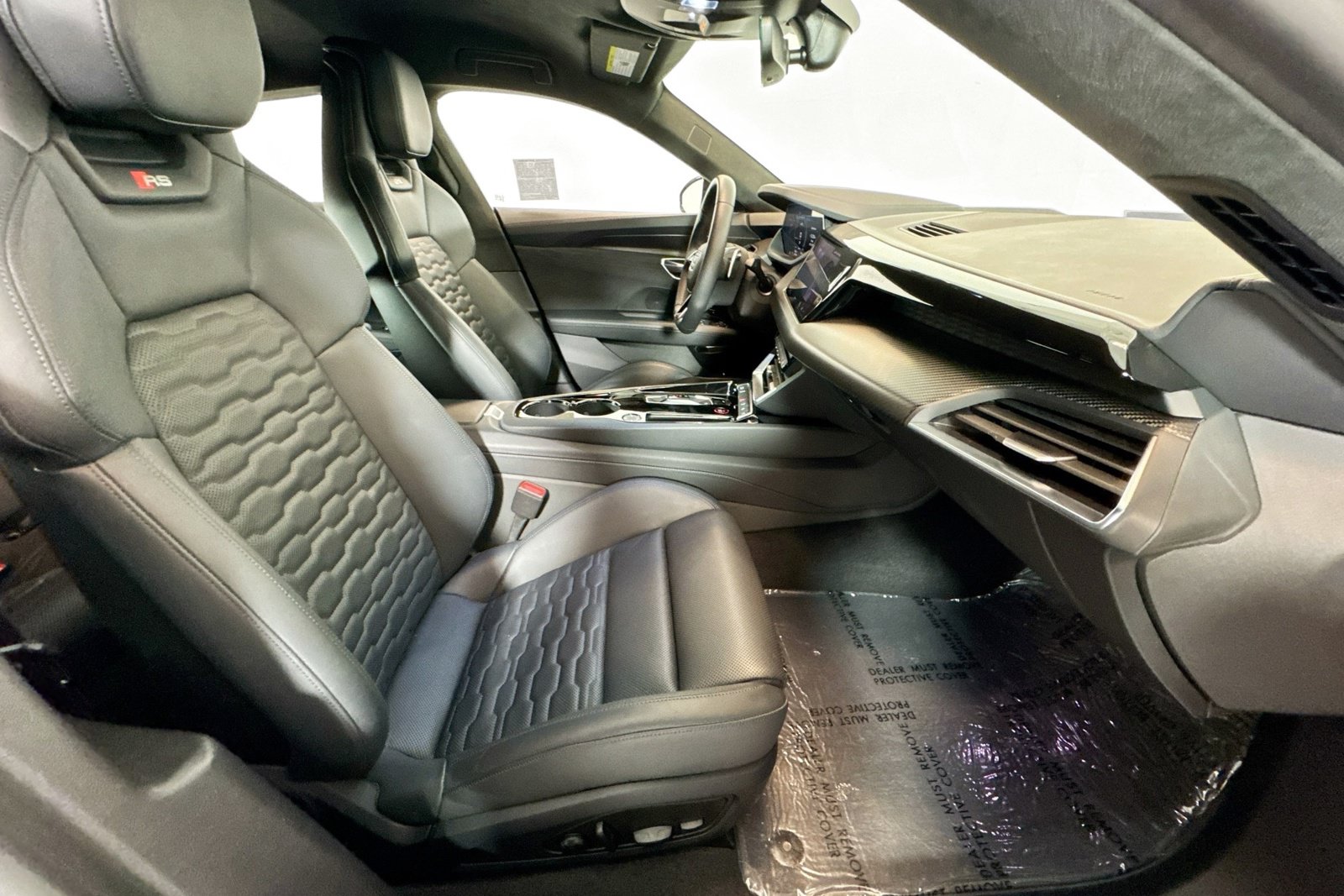 Used 2023 Audi RS e-tron GT w/ Carbon Performance Package AWD/4WD image 26