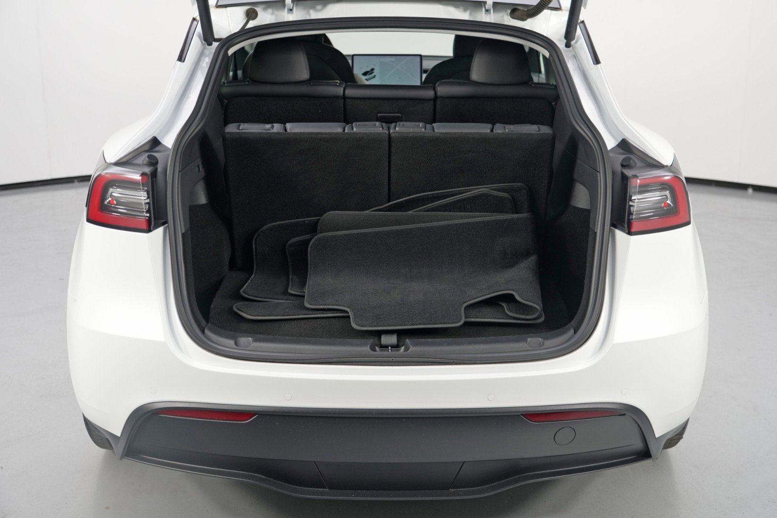 Used 2021 Tesla Model Y Long Range image 10