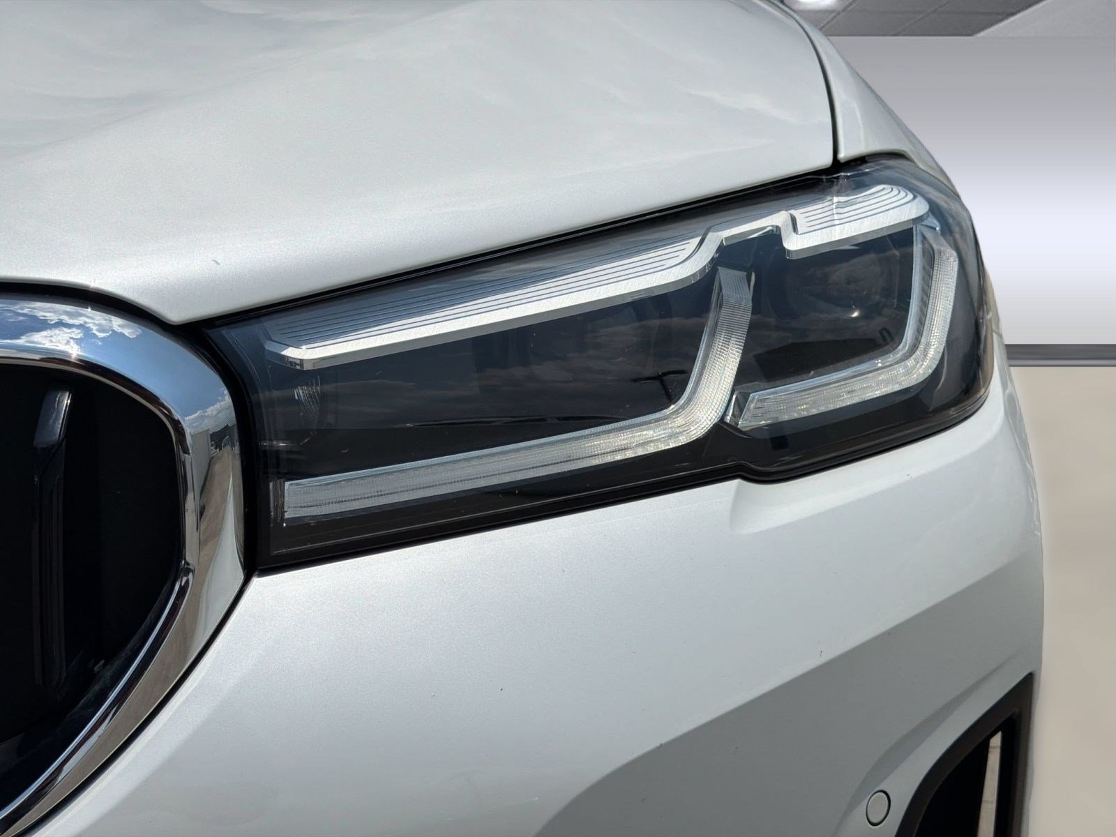 Certified 2023 BMW 530i w/ Premium Package RWD image 12