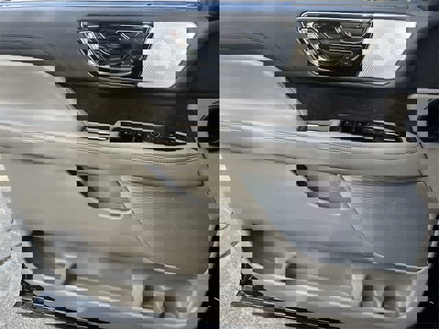 Used 2022 Lincoln Navigator Reserve image 26