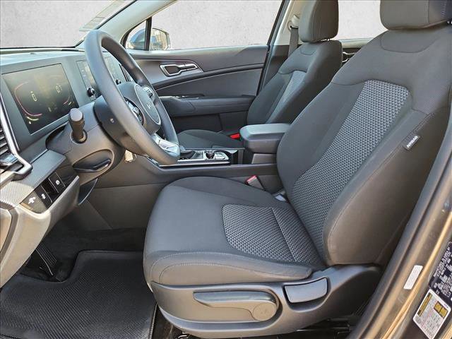 Used 2025 Kia Sportage LX image 16