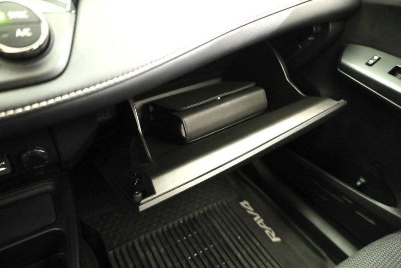 Used 2016 Toyota RAV4 XLE image 21