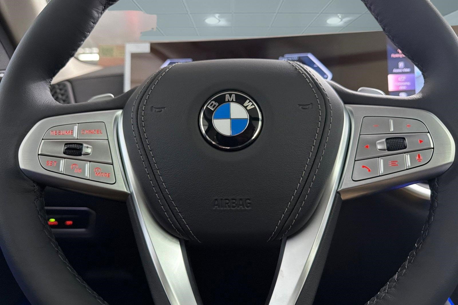 Used 2026 BMW X7 xDrive40i w/ Premium Package AWD/4WD image 16