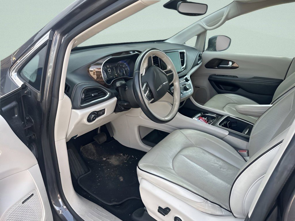 Used 2021 Chrysler Pacifica Limited w/ Premium & Safety Sphere Group image 16