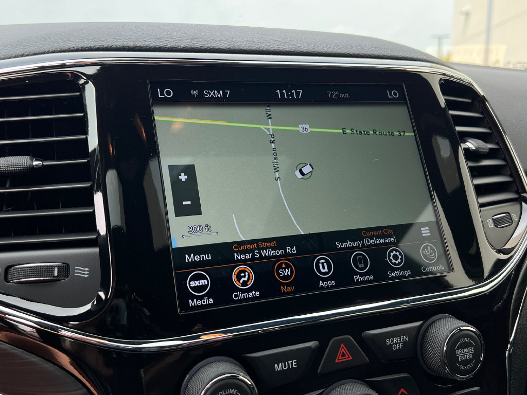 Used 2022 Jeep Grand Cherokee Limited AWD/4WD image 17