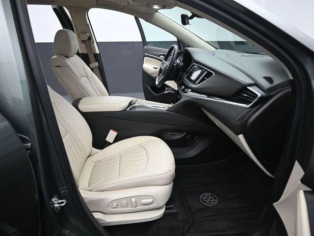 Used 2023 Buick Enclave Avenir w/ Avenir Technology Package image 20