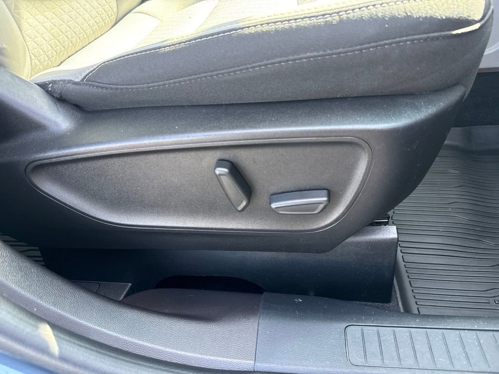 Used 2023 Ford Escape Active w/ Tech Pack #2 AWD/4WD image 30