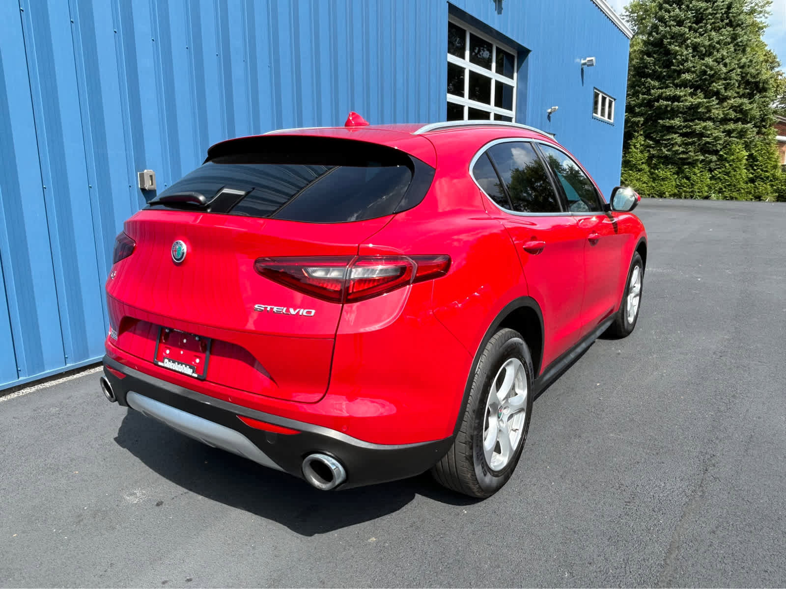 Used 2018 Alfa Romeo Stelvio AWD image 4