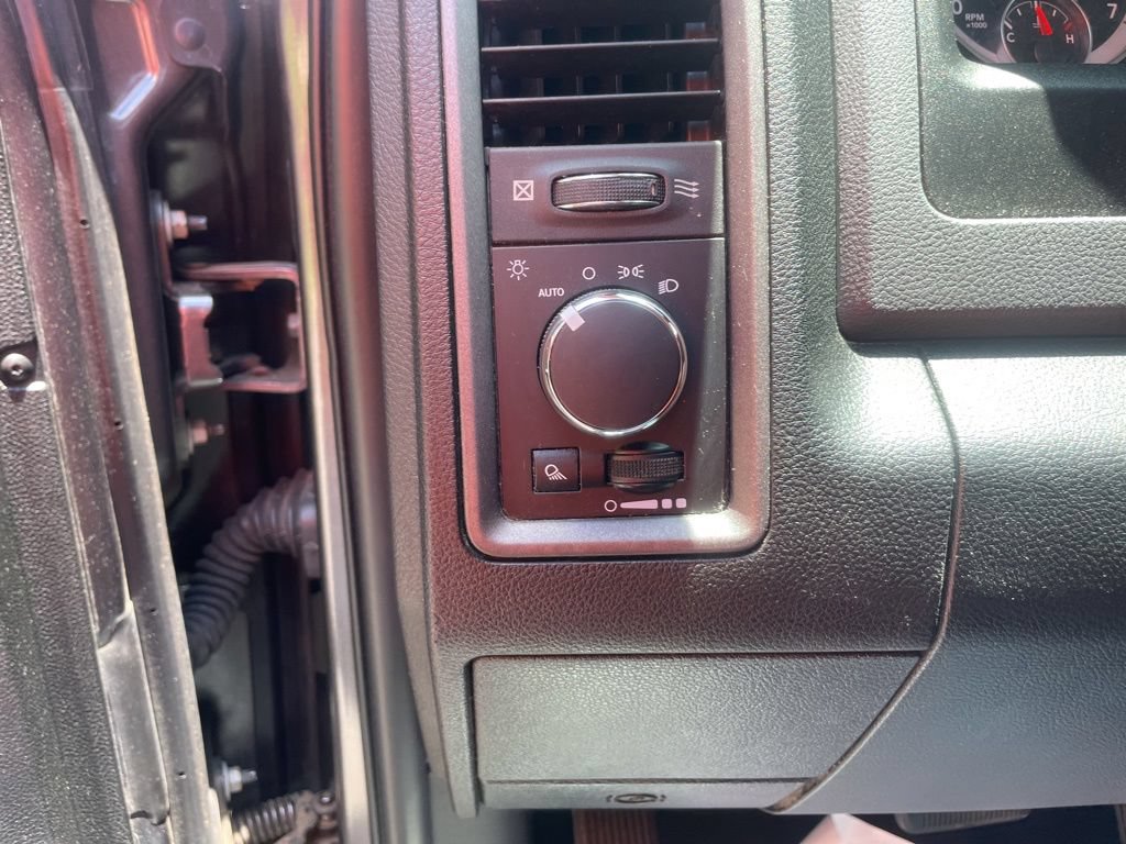 Used 2019 RAM 1500 Tradesman w/ Chrome Plus Package RWD image 16