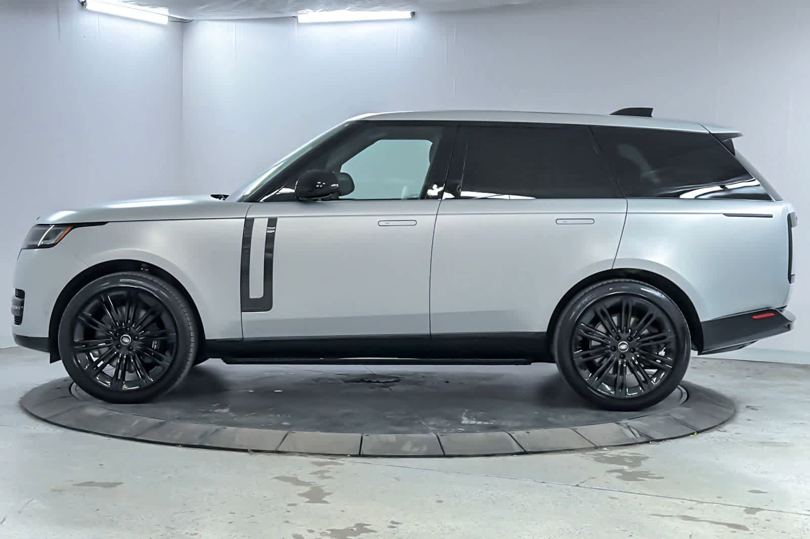 Used 2025 Land Rover Range Rover Autobiography AWD/4WD image 5