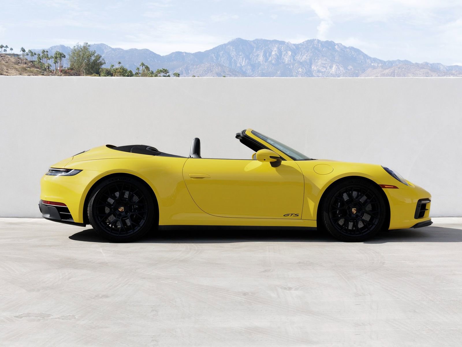 Used 2023 Porsche 911 Carrera 4 GTS AWD/4WD image 8