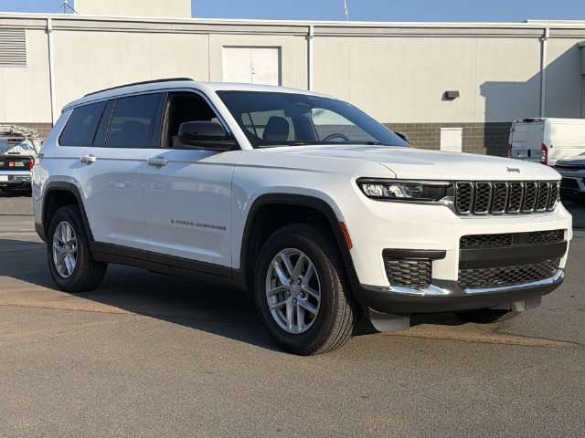 Used 2025 Jeep Grand Cherokee L Laredo RWD image 14