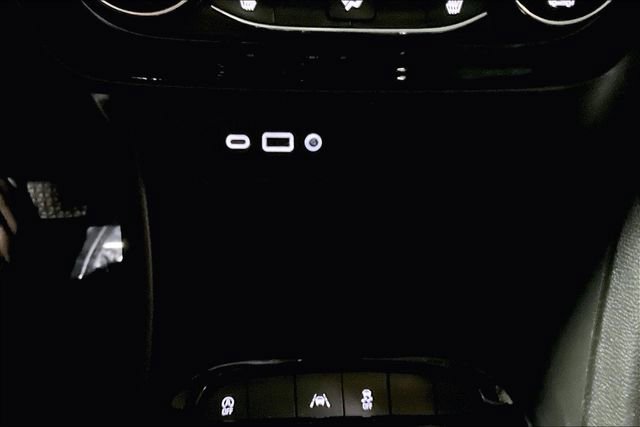 Used 2022 Buick Encore GX Essence w/ Experience Buick Package image 25