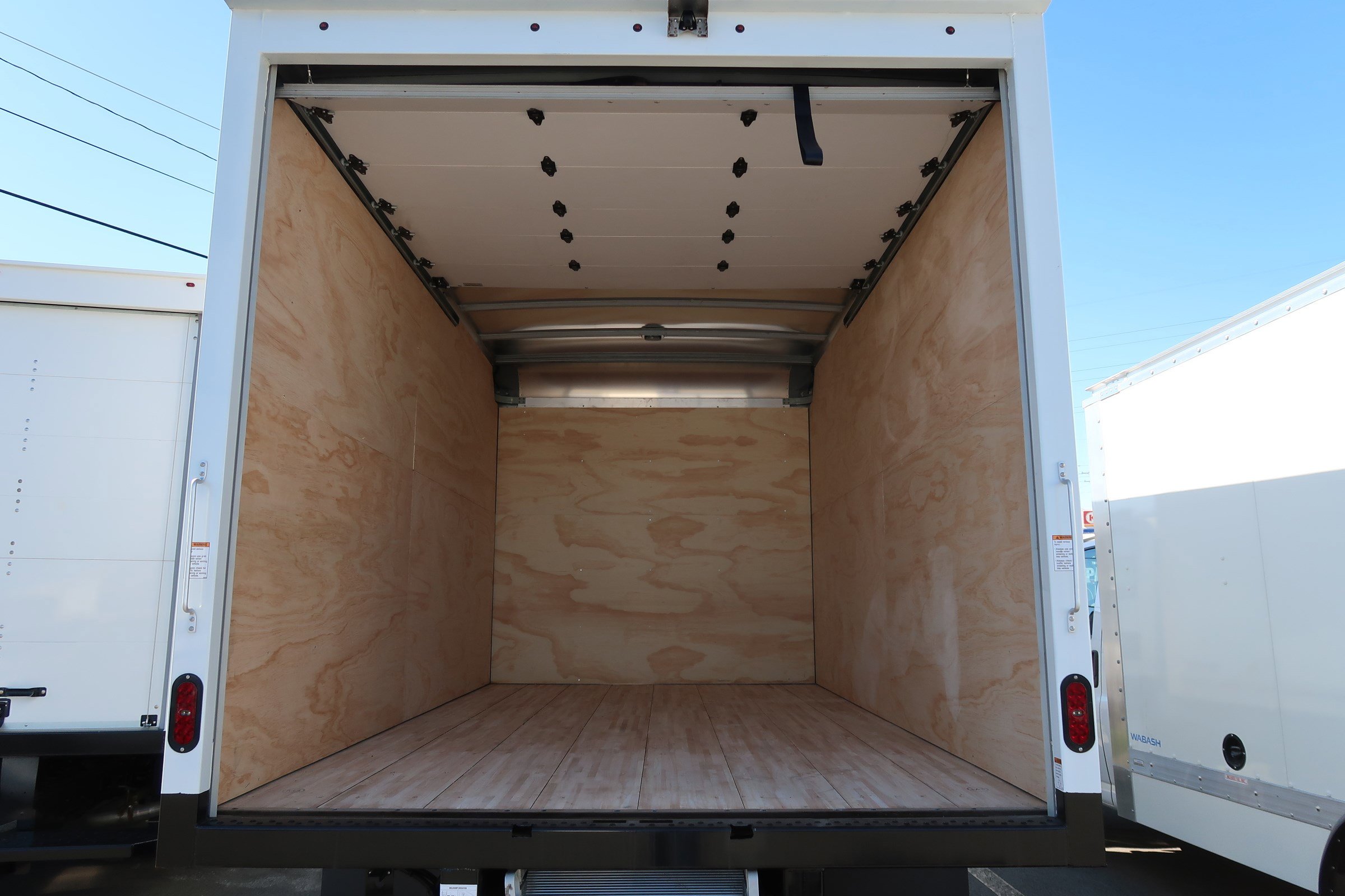 Used 2025 Chevrolet Low Cab Forward RWD image 8