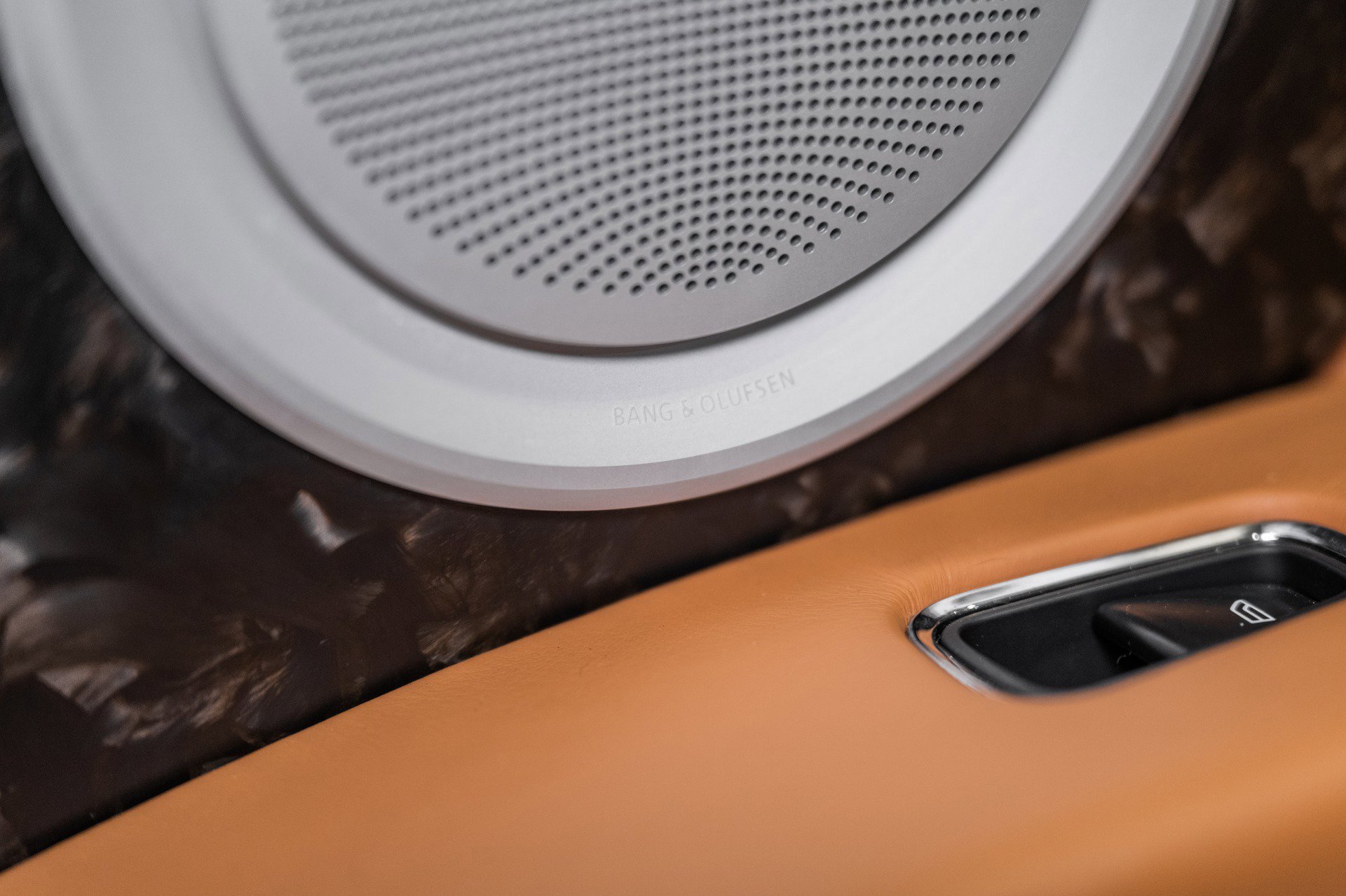 Used 2017 Aston Martin DB11 V12 image 37