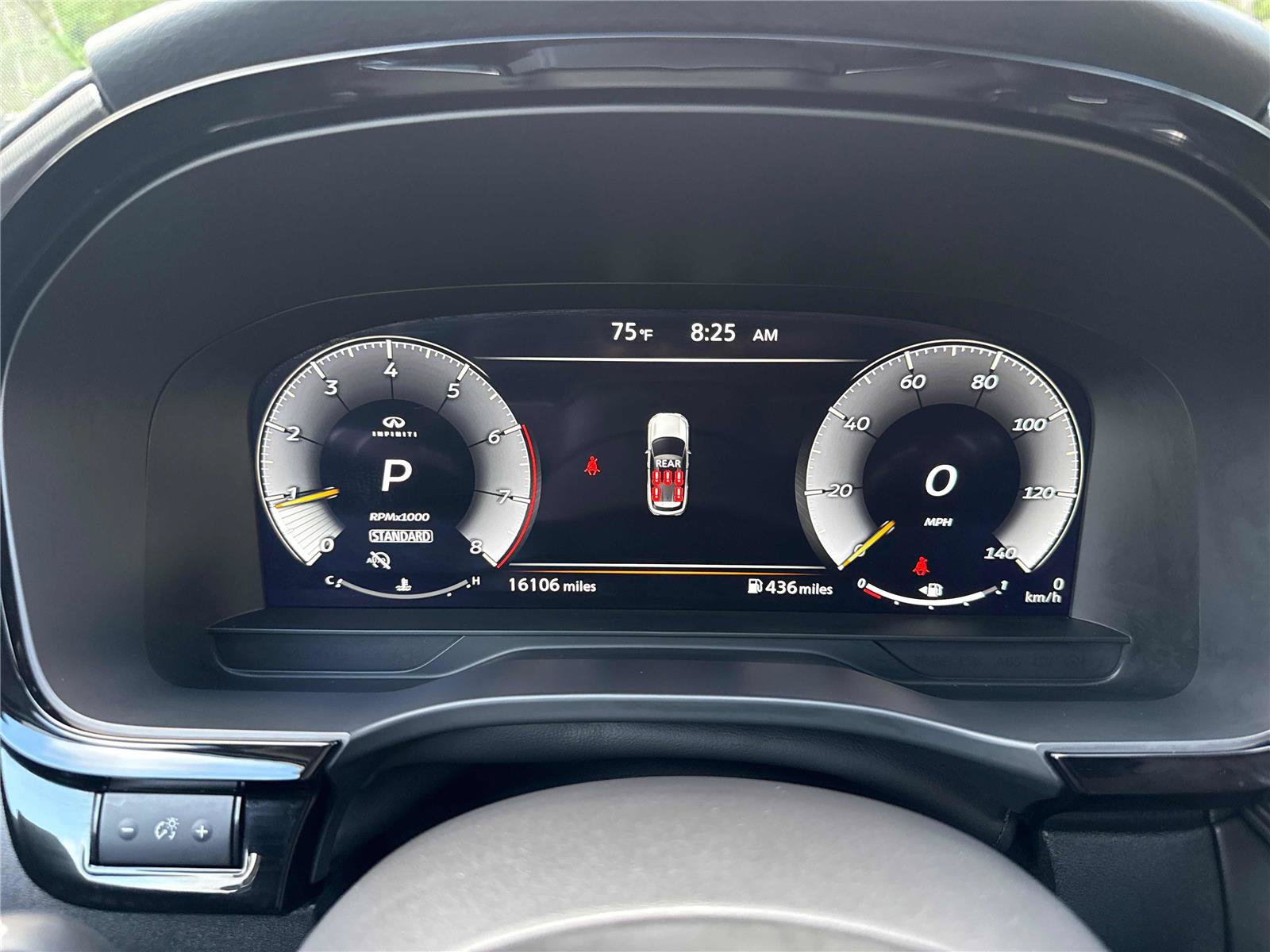 Used 2025 INFINITI QX60 Luxe FWD image 16