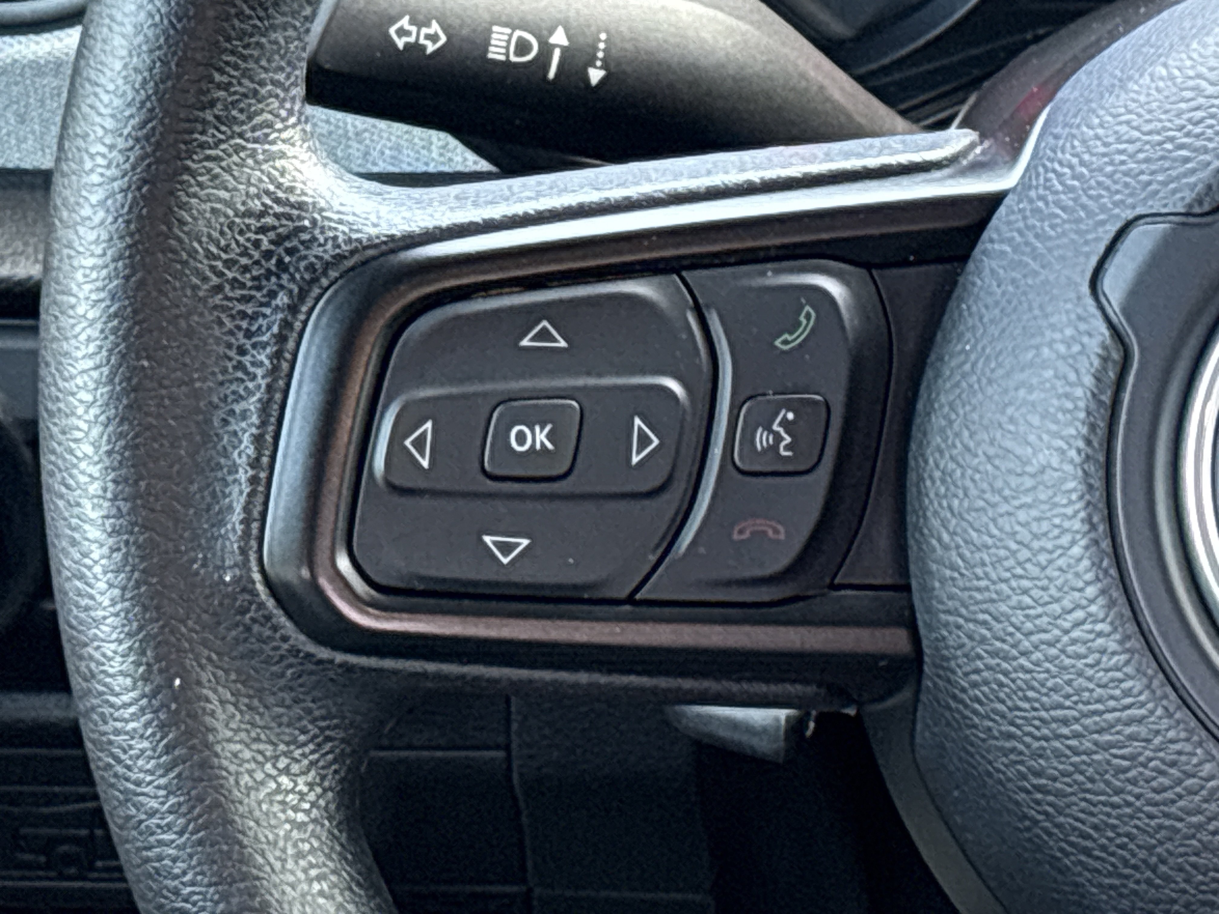 Used 2025 Jeep Gladiator Sport AWD/4WD image 22