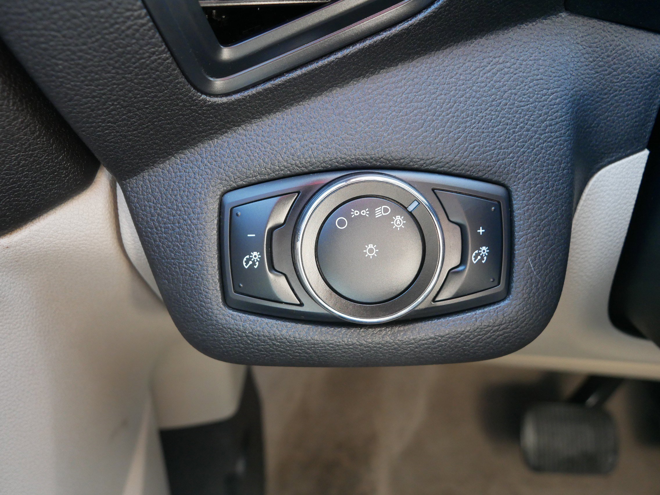 Used 2014 Ford C-MAX SE image 26
