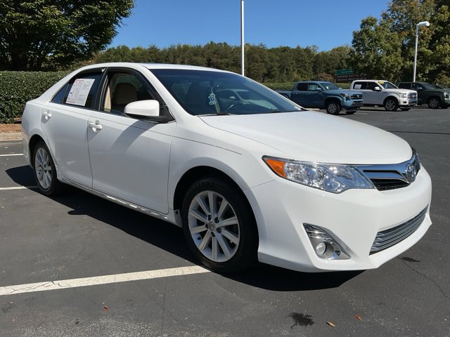 Used 2014 Toyota Camry XLE w/ Leather Package FWD image 5
