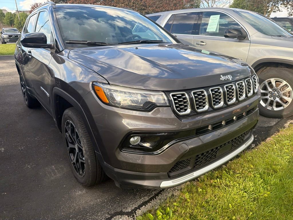 Used 2024 Jeep Compass Limited w/ Sun and Sound Group AWD/4WD image 1